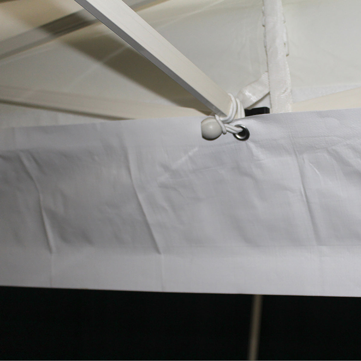 10 ft Rain Gutter w/ 10 White Ball Bungees